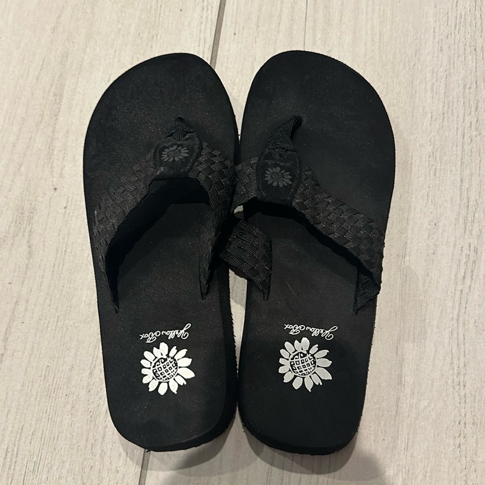 yellow box sandals ! NEW